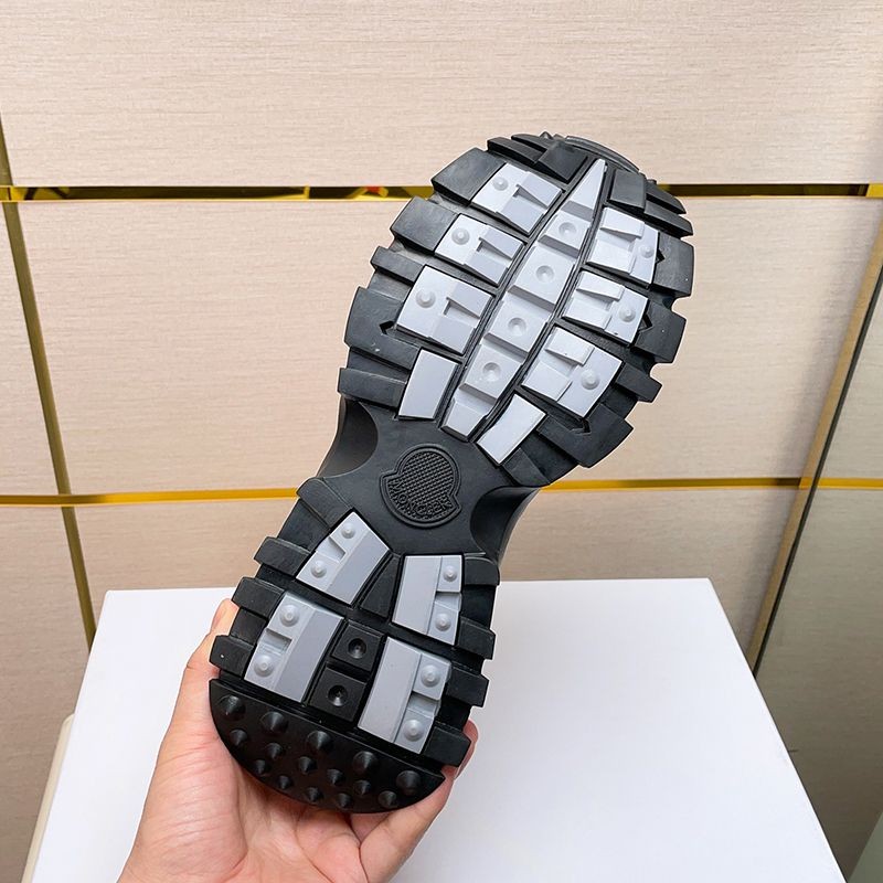 最安値挑戦モンクレール Boulderiseスニーカー 偽物 mog73233代引きを販売
