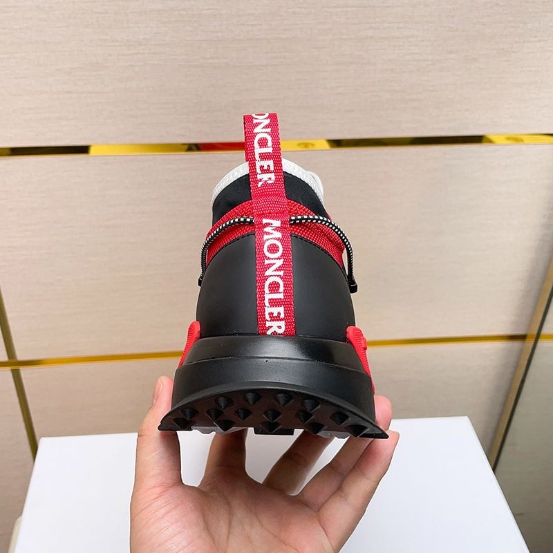争奪戦モンクレール Boulderiseスニーカー コピー mor04023代引きを販売