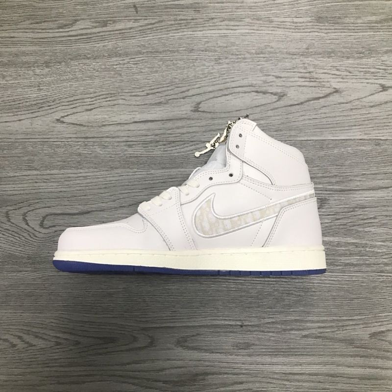 ディオール x ナイキ エアジョーダン1 コピー ハイ OG プロトタイプ AJ1 384664-006人気