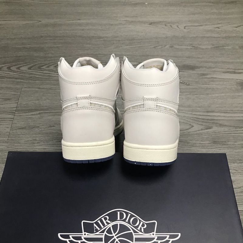 ディオール x ナイキ エアジョーダン1 コピー ハイ OG プロトタイプ AJ1 384664-006品質保証