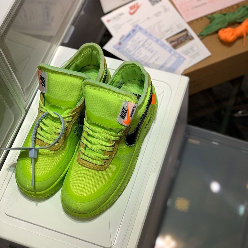 【日本未発売】履き心地オフホワイト×ナイキ スーパーコピー エアフォース1 ロー ボルト エアフォースワン AF1 AO4606-700人気