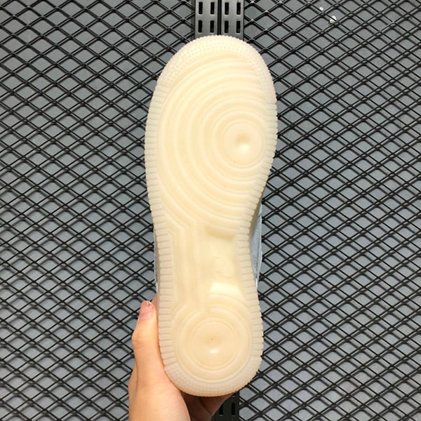 クロット × ナイキ エアフォース1 コピー ロー プレミアム クロット ホワイト/ホワイト-ホワイト AO9286-100代引きを販売