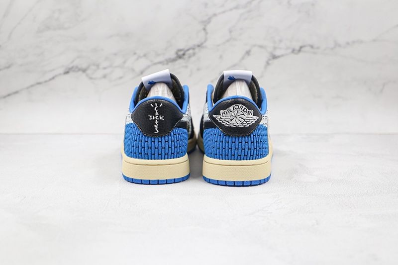 可愛いナイキ × トラビススコット コピー エアジョーダン 1 レトロ ロー Flyknit DM7866141最高級