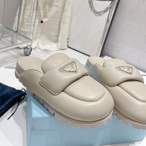 プラダ トライアングルロゴ ミュール スーパーコピー大人気！ pua87598通販