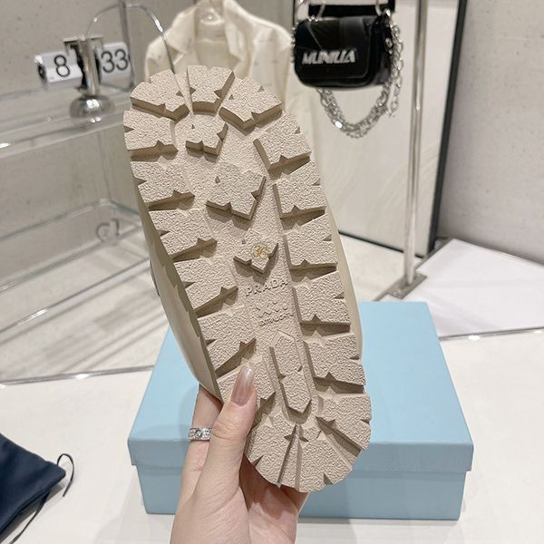 プラダ トライアングルロゴ ミュール スーパーコピー大人気！ pua87598N級品
