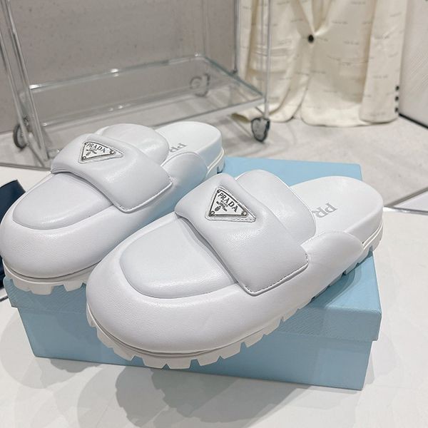 プラダ トライアングルロゴ ミュール スーパーコピー大人気！ pua87598代引きを販売