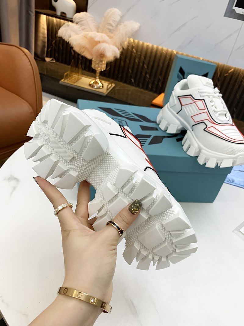 定番プラダ 偽物 クラウドバストサンダー ​スニーカー pub04478N級品