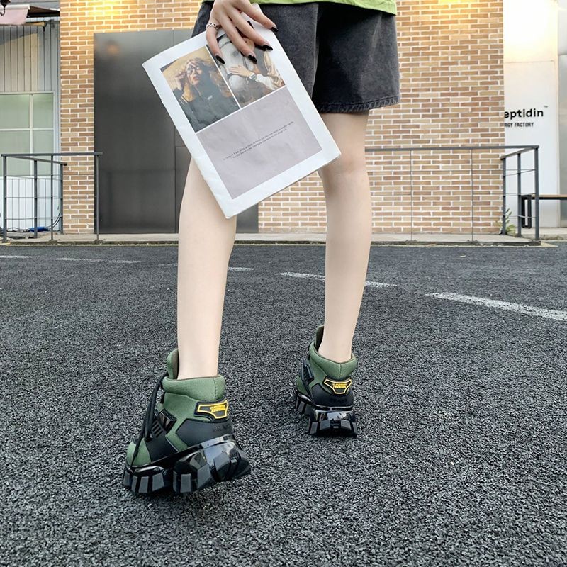 完売必至プラダ コピークラウドバストサンダー ​スニーカー pud98704人気