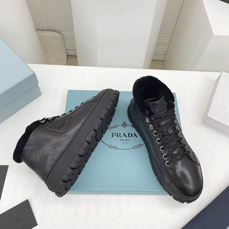 目を惹くカラープラダ☆ダブルホイール スニーカー コピー puk81242N級品