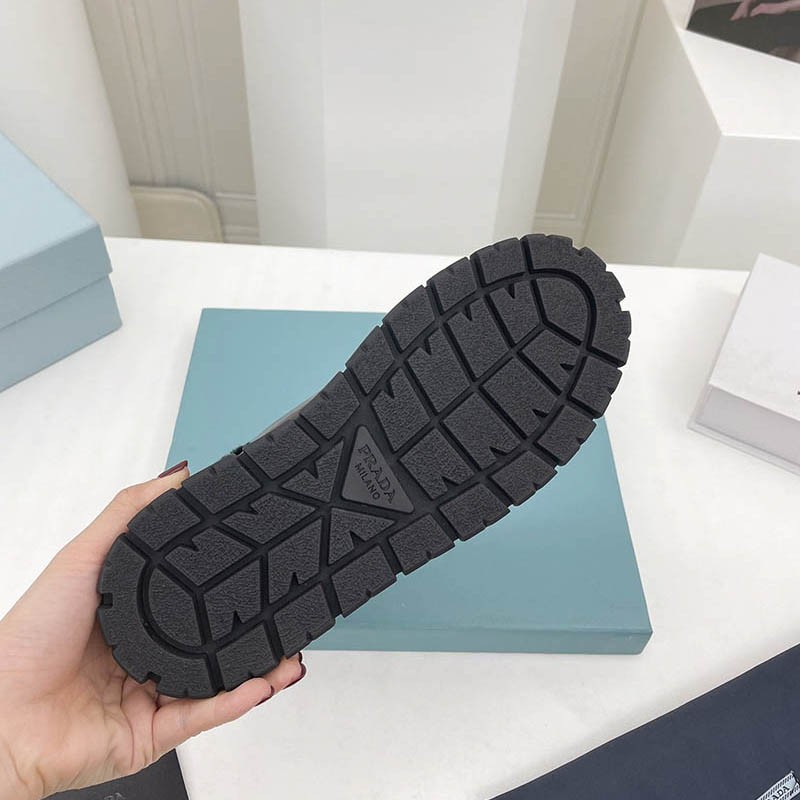 目を惹くカラープラダ☆ダブルホイール スニーカー コピー puk81242品質保証