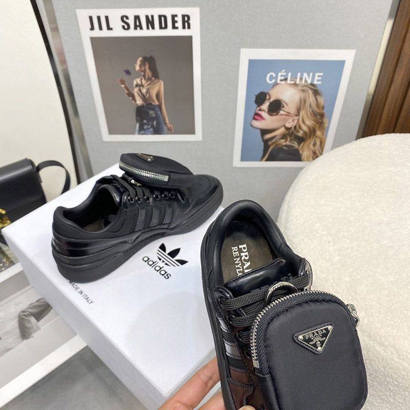 目を惹くカラーブラック×アディダス コピー コラボロートップスニーカー Re-Nylon ロゴ pun56225N級品