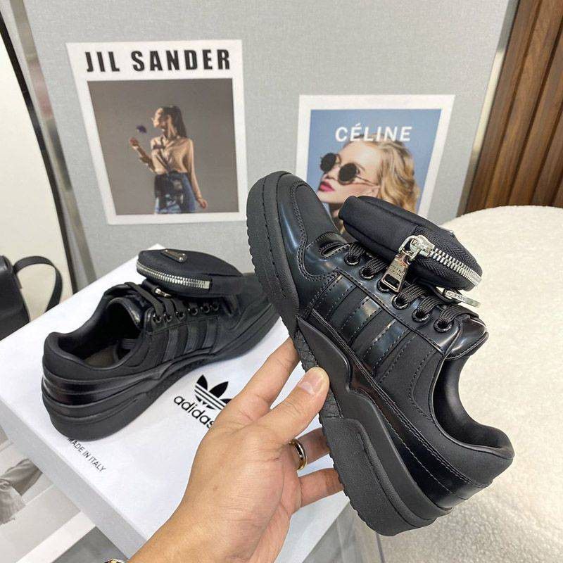 目を惹くカラーブラック×アディダス コピー コラボロートップスニーカー Re-Nylon ロゴ pun56225代引きを販売