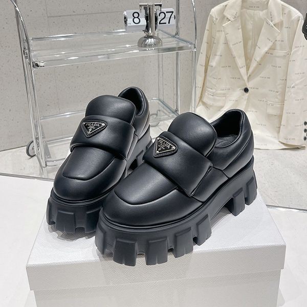 人気No1プラダ ソフト パデッドナッパレザー ローファー 偽物 puo27774激安送料無料