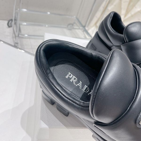 人気No1プラダ ソフト パデッドナッパレザー ローファー 偽物 puo27774品質保証
