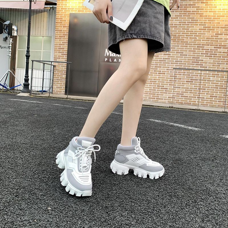超話題!プラダ クラウドバストサンダー ​コピー スニーカー puo63217N級品