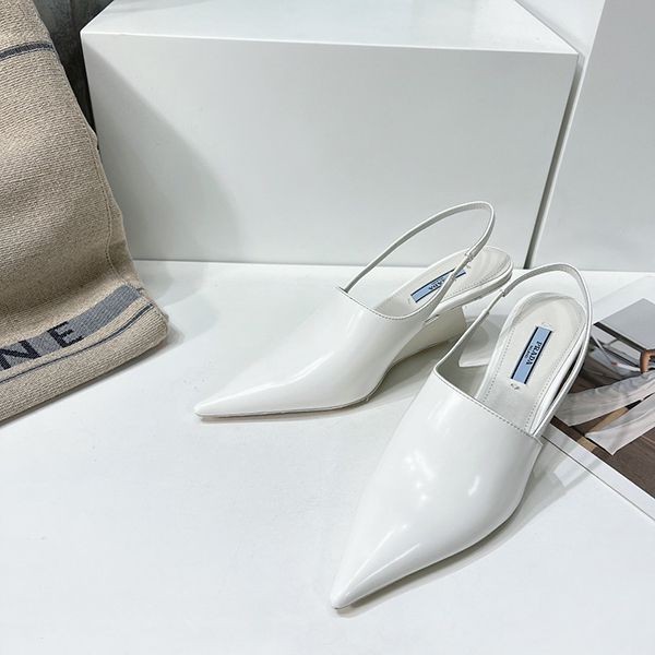 人気急上昇【プラダ】ロゴ プレックス サンダル 偽物 レザー puq24410激安送料無料