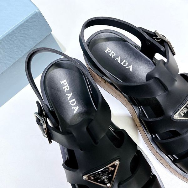 お洒落プラダ Rubber wedge platform sandals ウェッジサンダル 偽物 pur40331最高級