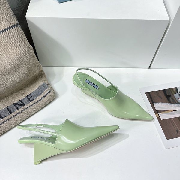人気No1【プラダ】ロゴ プレックス サンダル レザー コピー puu23523N級品