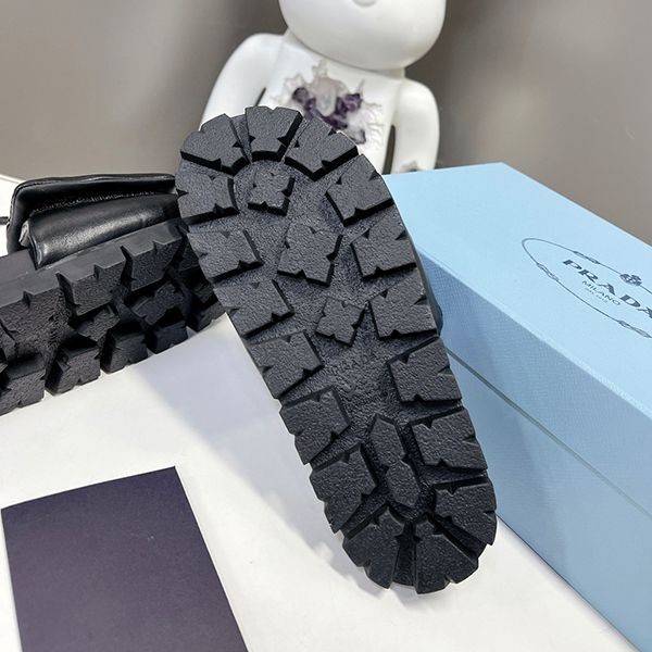 人気急上昇 プラダ フラットフォームサンダル 偽物 puv66197N級品