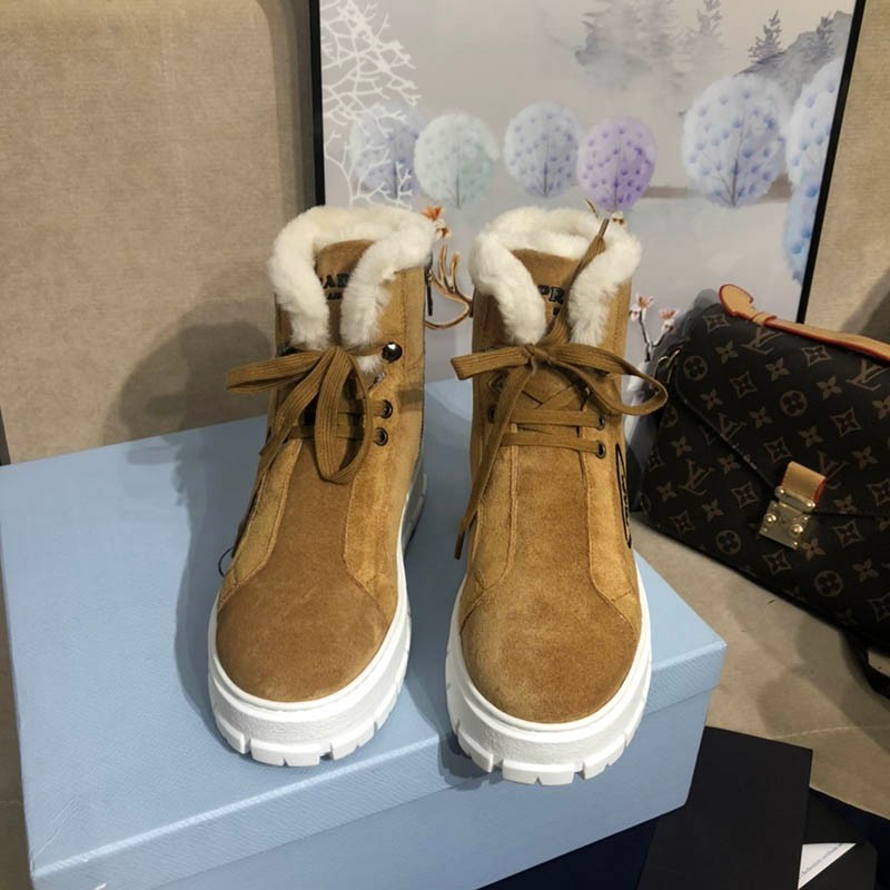21-22AW プラダ ブロー シャーリングライン スエード スノーブーツ puy18038高い品質