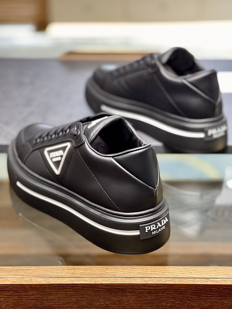 希少色プラダ レザー スニーカー 偽物 puy19984高い品質