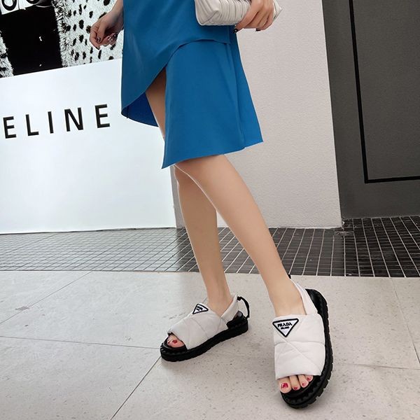 世界中で大人気♪プラダ ナッパレザー フラットフォームサンダル 偽物 puy65885品質保証
