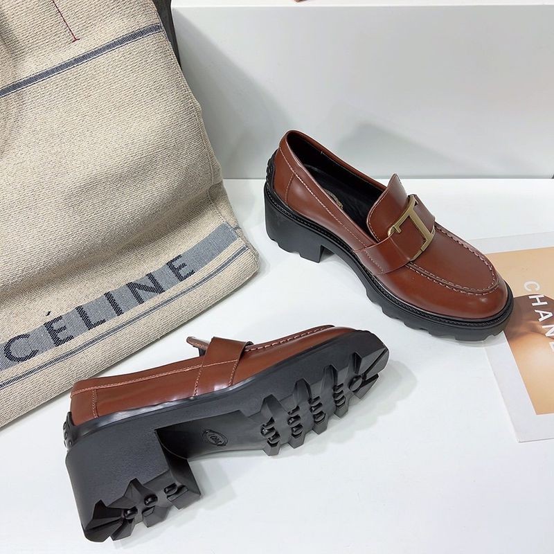 《大人気》関税送料込 TODS レザー Tタイムレスメタル ローファー コピー tob87668激安送料無料
