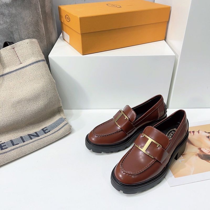 《大人気》関税送料込 TODS レザー Tタイムレスメタル ローファー コピー tob87668高い品質