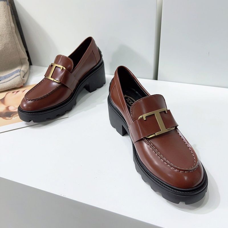 《大人気》関税送料込 TODS レザー Tタイムレスメタル ローファー コピー tob87668人気