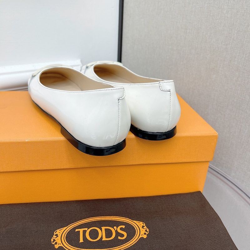 21-22AW【トッズ 偽物】チェーンモチーフ フラットシューズ tof14070高い品質