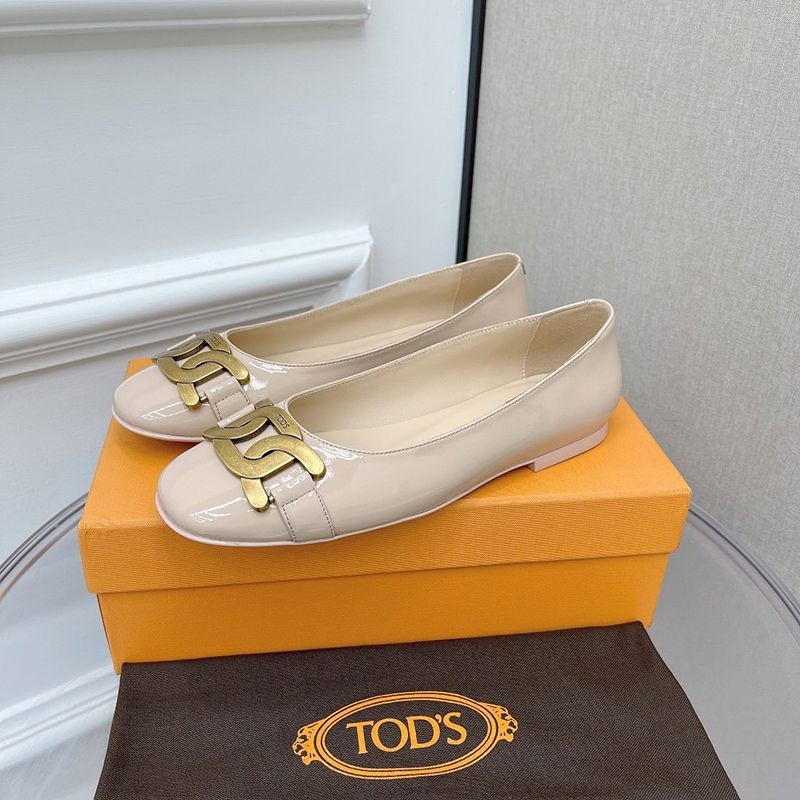 【日本未発売】トッズ チェーンモチーフ フラットシューズ スーパーコピー toi78205高い品質