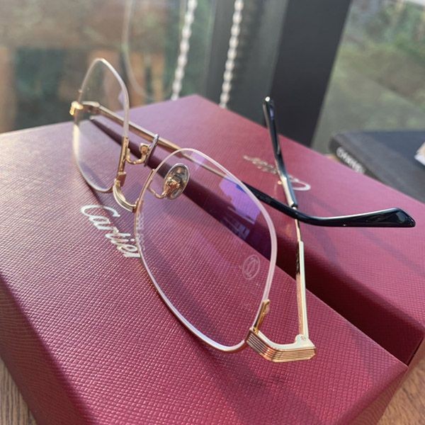 人気急上昇カルティエ コピー EYEWEAR ゴールドトーン スクエアメガネ kaw88426高い品質