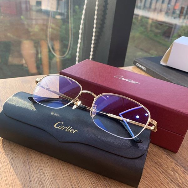 人気急上昇カルティエ コピー EYEWEAR ゴールドトーン スクエアメガネ kaw88426人気