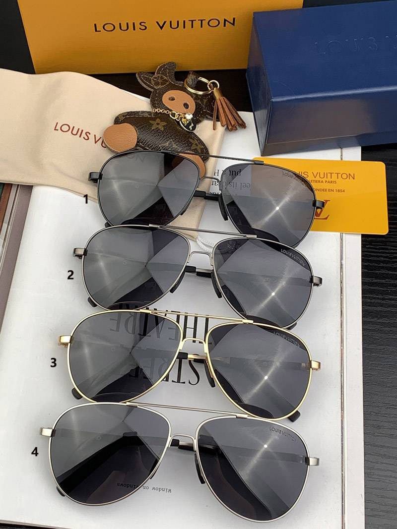 送料込 ルイヴィトン サングラス コピー クロックワイズ キャンバス vua81921品質保証