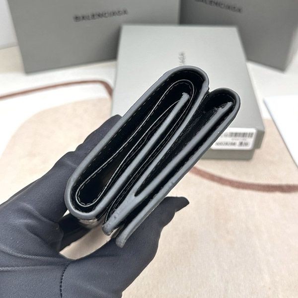 ★追跡付き発送で安心バレンシアガ コピー クロコダイル型押し ミニウォレット bay00612最高級