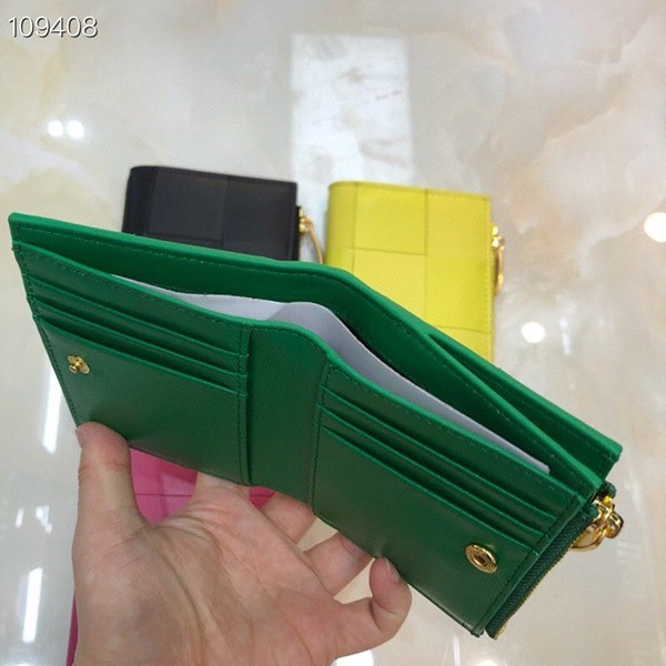 日本未入荷ボッテガ スーパーコピー  二つ折りファスナーウォレット 667130VCQC13722高い品質