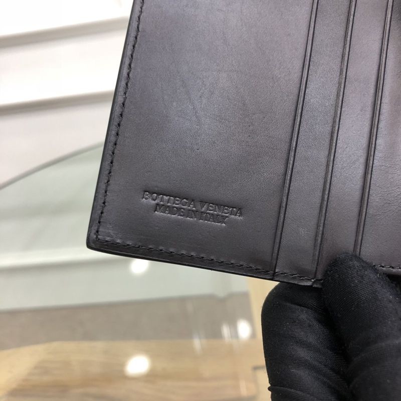 稀少ボッテガヴェネタ 偽物 イントレチャート 二つ折り財布 boh14273代引きを販売