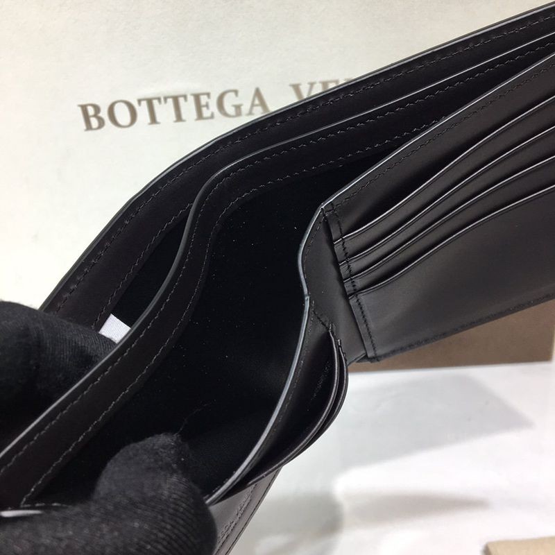 世界中で大人気♪ボッテガヴェネタ コピー 小銭入れ付き 折りたたみ財布 bom35069代引きを販売