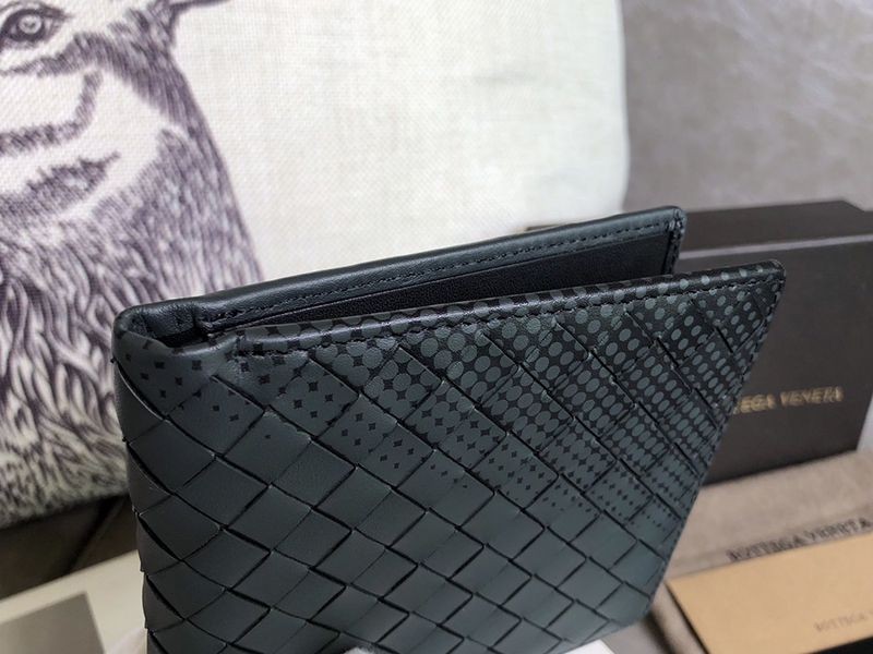 入手困難ボッテガヴェネタ 二つ折りウォレット スーパーコピー bow32212代引きを販売