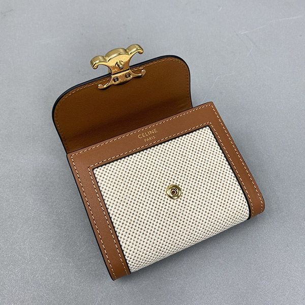 累積売上総額第１位！セリーヌ スモール フラップウォレット 偽物 10D782CLD_04LVN級品