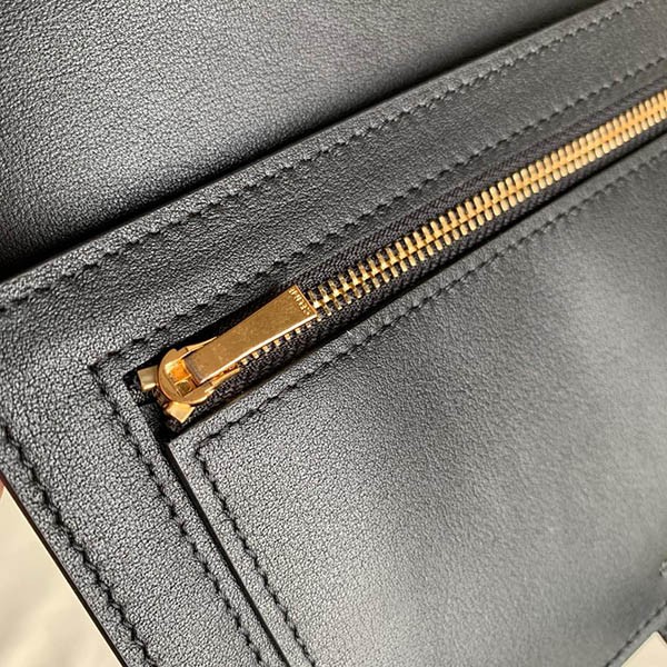 セリーヌ ラージ ストラップ 長財布 コピー Ced77666代引きを販売