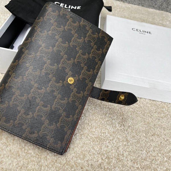 セリーヌ 偽物 トリオンフキャンバス ラージ ストラップ 長財布 Ceh27377通販