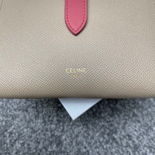 セリーヌ 偽物 ミディアムストラップウォレット 財布 Cej66179通販