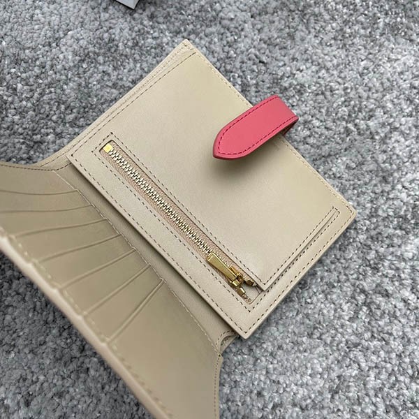 セリーヌ 偽物 ミディアムストラップウォレット 財布 Cej66179N級品