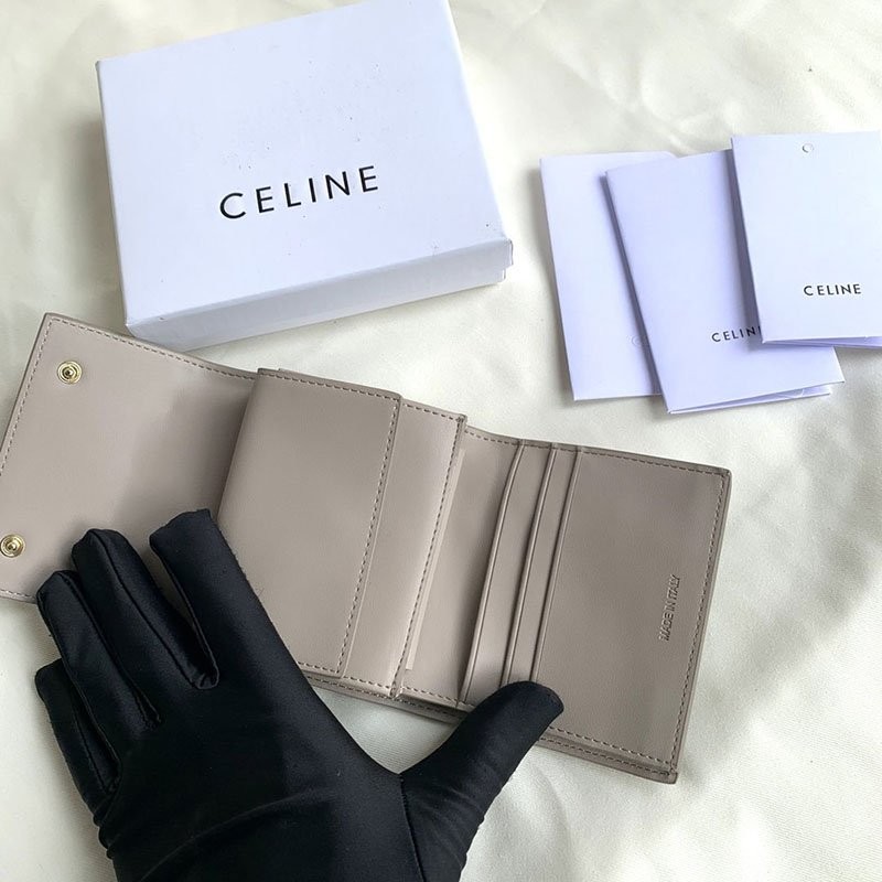 人気急上昇 セリーヌ/スモール トリフォールド ウォレット スーパーコピー Cen62981最高級