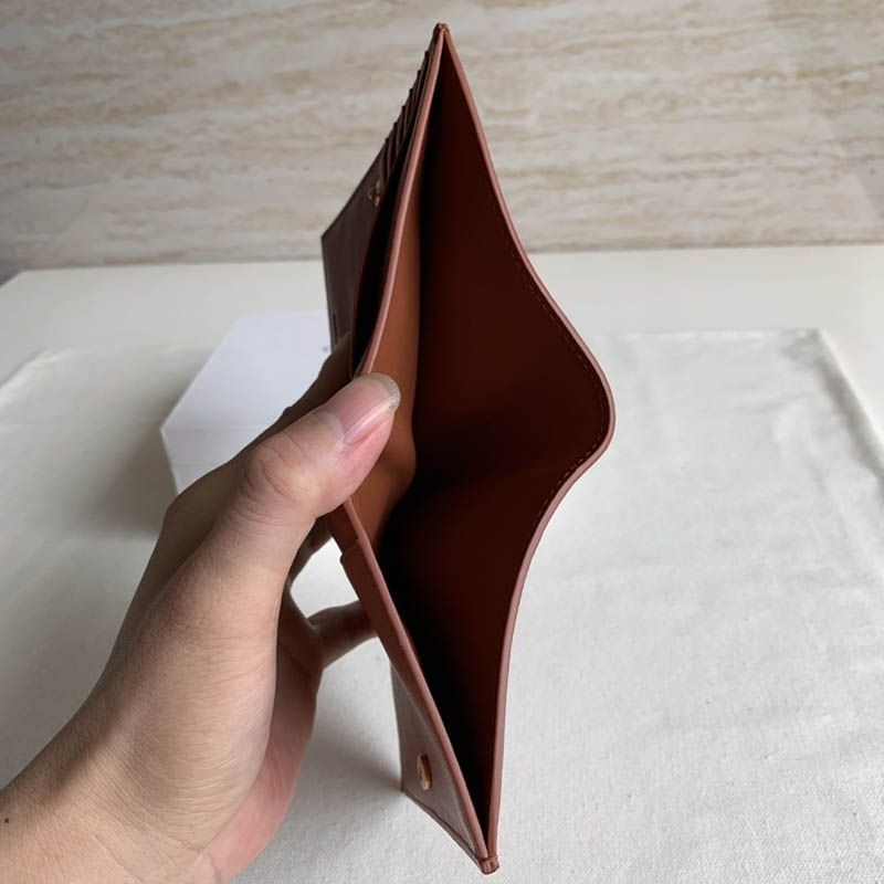 世界中で大人気♪セリーヌ☆コンパクトコピー 折りたたみ財布 Ceo93761N級品