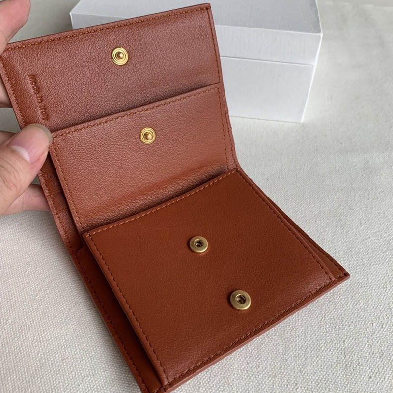 春もの新作 ☆セリーヌ☆コンパクト 偽物 折りたたみ財布 Cet13391N級品
