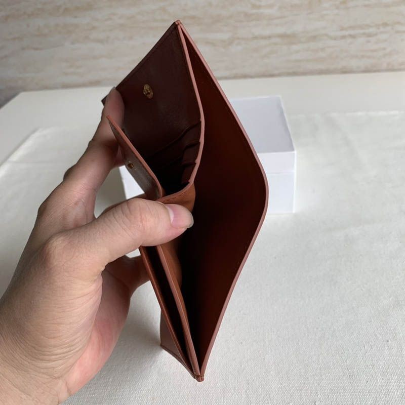 春もの新作 ☆セリーヌ☆コンパクト 偽物 折りたたみ財布 Cet13391代引きを販売