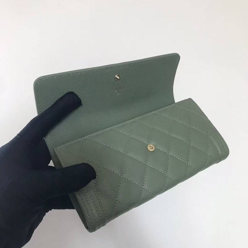 最高な材質シャネル キャビア 二折りカブセ長財布 偽物ボーイ シャネル shc96709N級品