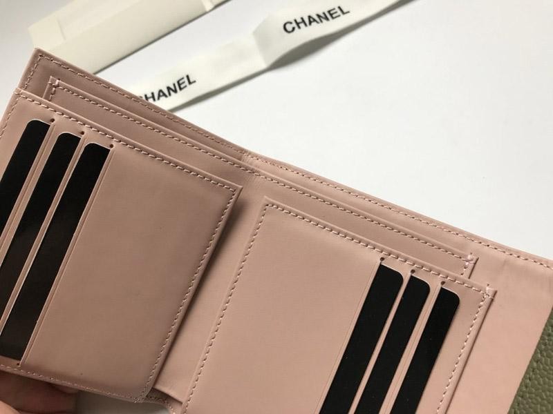 春もの新作シャネル 三つ折 ウォレット 偽物 ボーイ シャネル shm08979代引きを販売